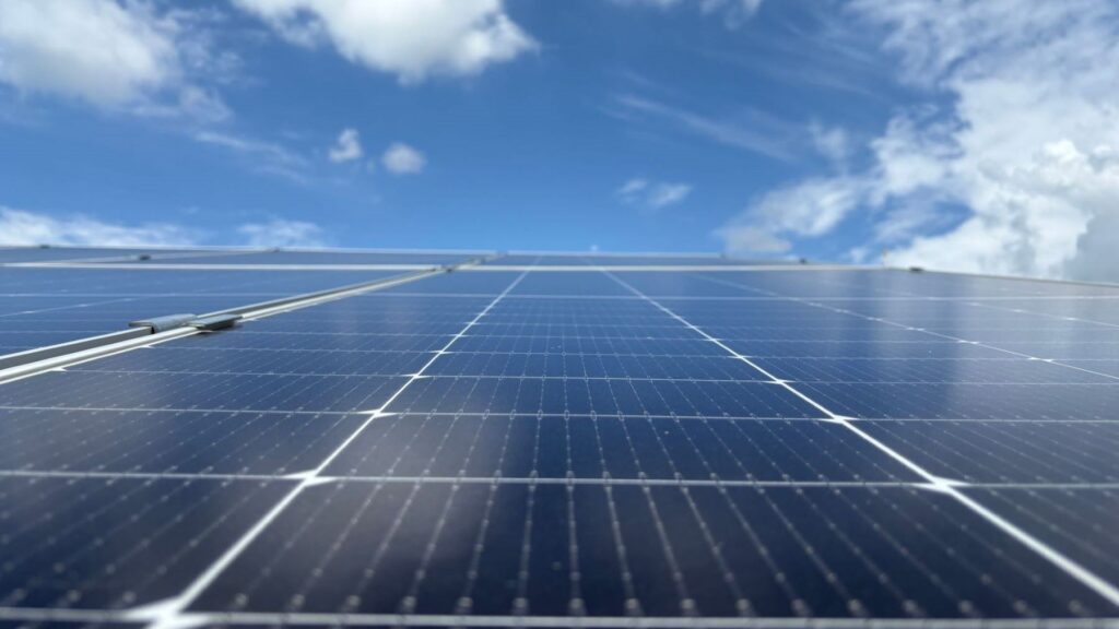 Trámites de paneles solares: la Generalitat busca reducir de meses a semanas los plazos